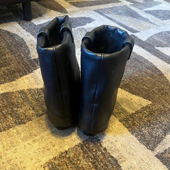 Steve Madden Girl fold over-the-ankle Women's black Boots 8.5 - Picture 3 of 5